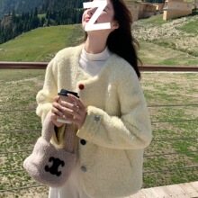 鹅黄色皮毛一体小香风外套女青春时尚宽松毛绒绒精致上衣