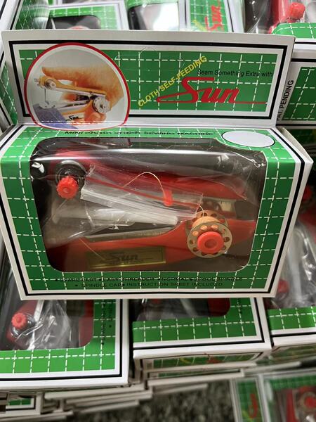 Manual sewing machine