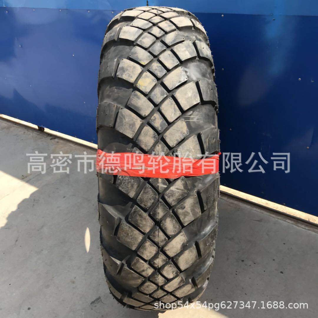 En stock 15.5-20 pesado todoterreno neumático grúa neumático campo petrolífero máquina de repaso neumático E-2 espiga