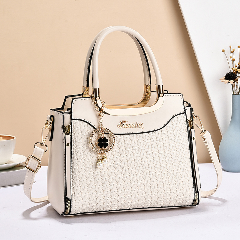 Cross-Border Women's Versatile Woven Handbag New Luxury Texture Shoulder And Crossbody Bag Fashionable And Elegant - Thumbnail 4