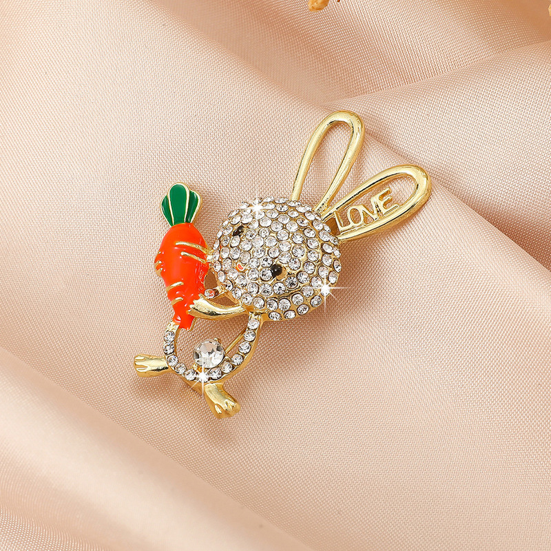 Cute Rabbit Brooch, High-End Zircon Carrot Pin Accessory, Animal Brooch, Easter Hot-Selling Dress Accessory