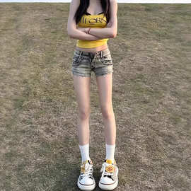 柳丁美式辣妹显瘦高腰牛仔超短裤夏季新款设计铆钉修身裤子热裤