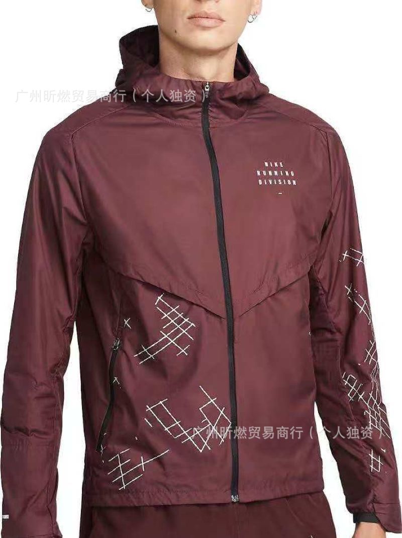 2025 New Model Men's Sports Breathable Jacket Amazon Sports Hiking Jacket in Stock