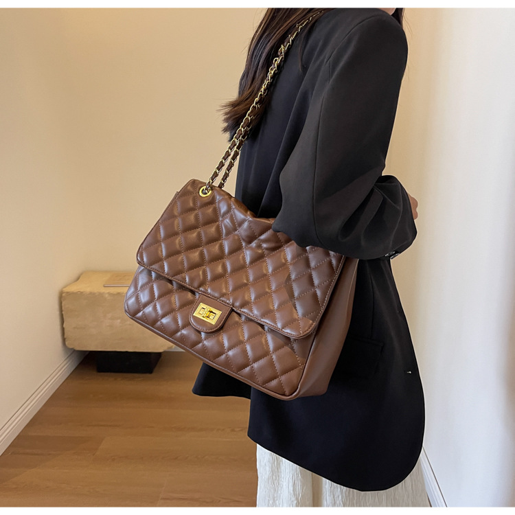 Women's Shoulder Bag Large Capacity Quilted Chain Handbag_voghion.com