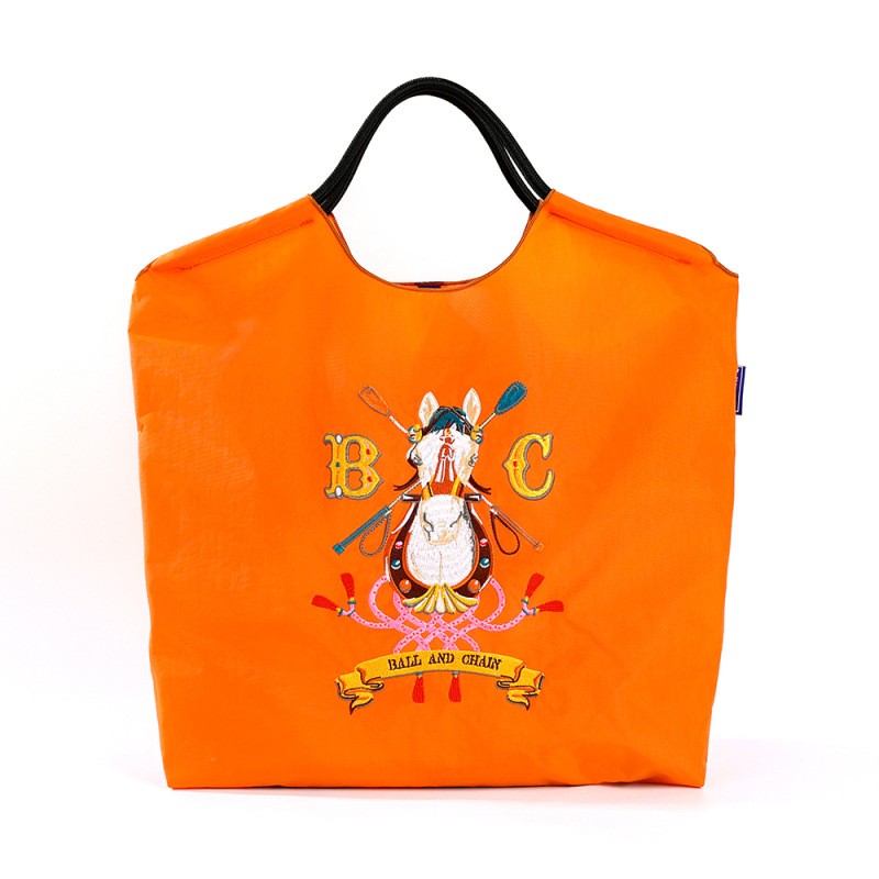 厳選ネット赤同項日系ボールチェーン刺繍レジ袋女性ファッション小衆大容量シングルバッグ潮