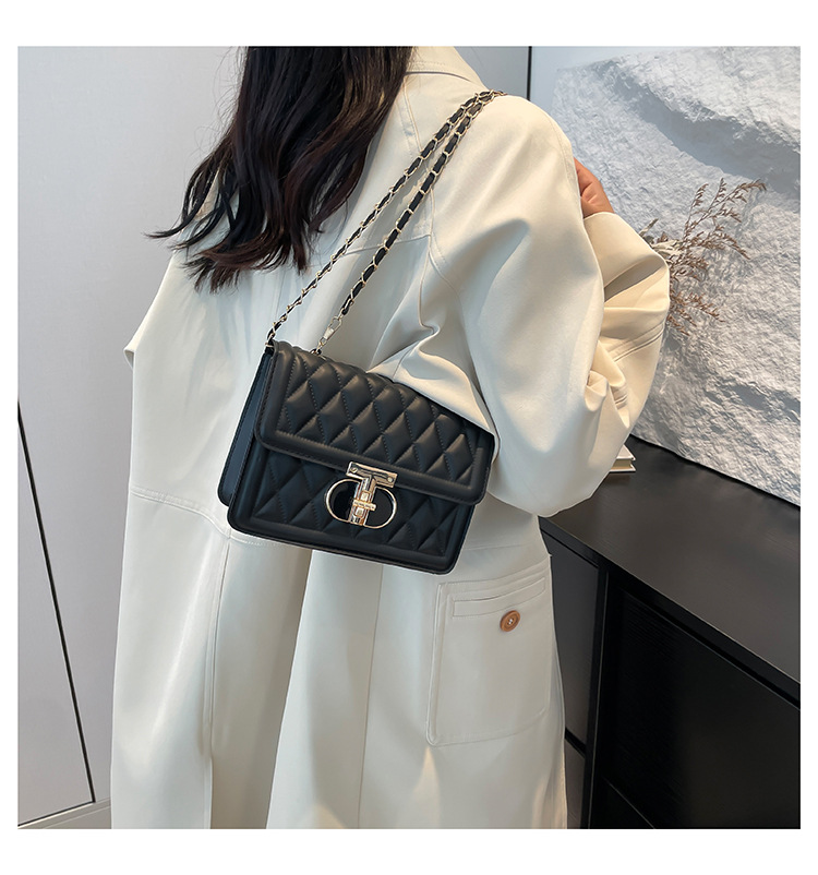 2024 neue Modische Lock Handheld frauen Koreanische Ausgabe Beliebte Lingge Stickerei Gewinde Einzigen Kreuz Schulter Kleine_voghion.com