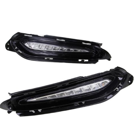 Adecuado para 14-17 Honda Yizhi HRV luz diurna especial modificada LED diurna con luz antiniebla delantera de dirección configuración baja