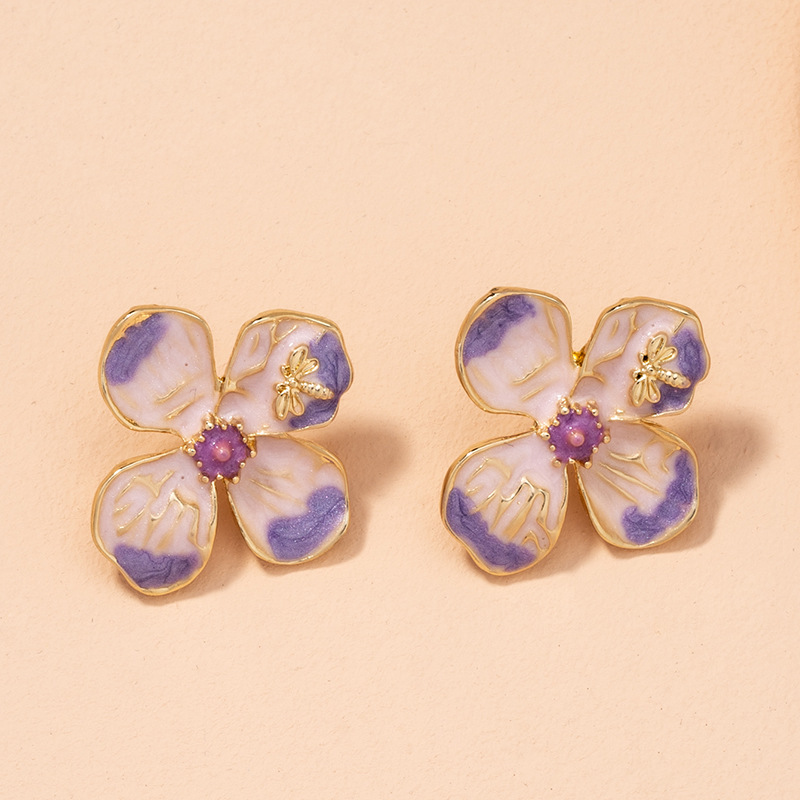 New Flower Retro Earrings display picture 3