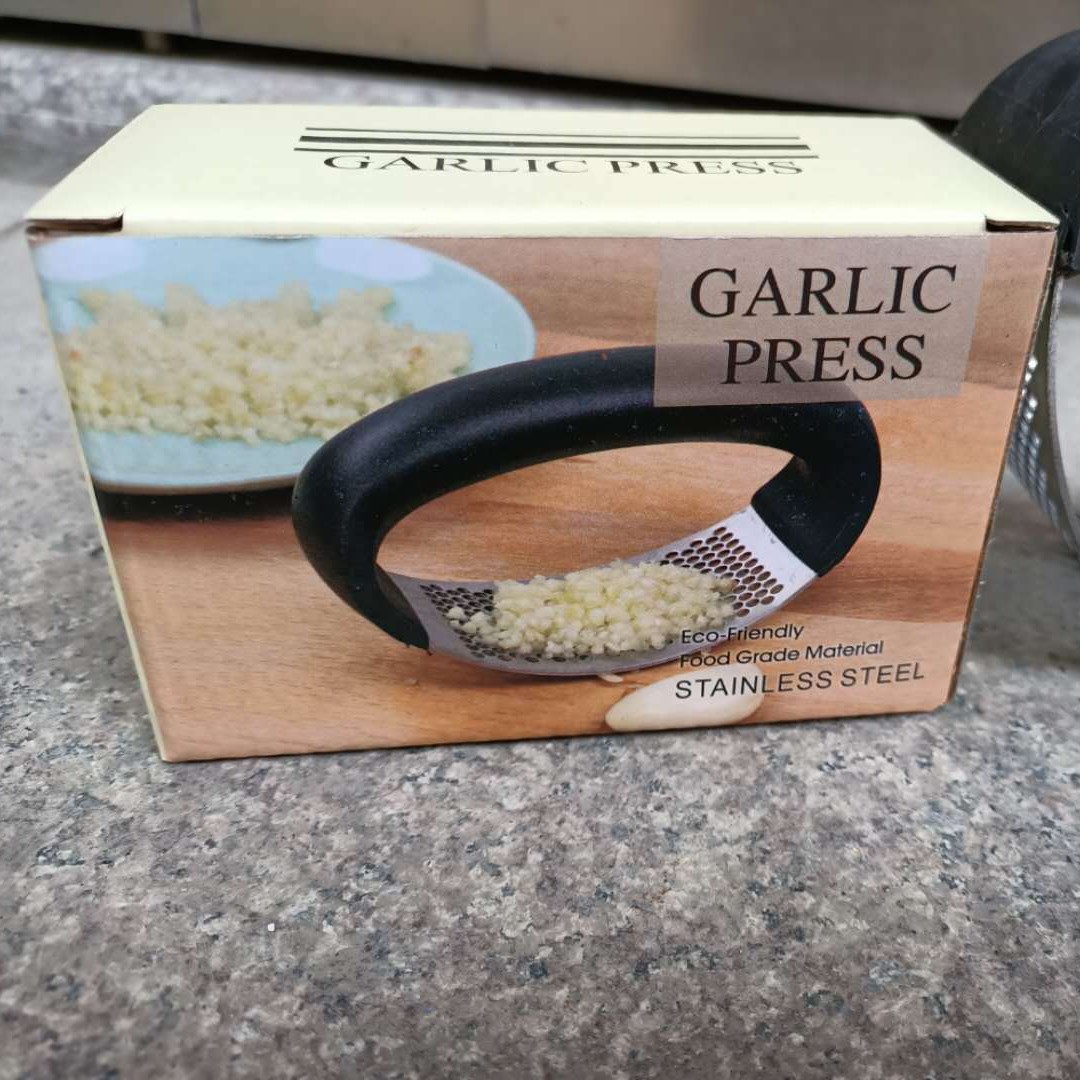 Acero inoxidable arco ajo prensa manual de la prensa de ajo creativo ajo Twister cocina ajo amoladora herramienta de cocina ajo prensa