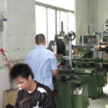 专业厂家优惠供应水晶头金片水晶头模具水晶头机器注塑精密