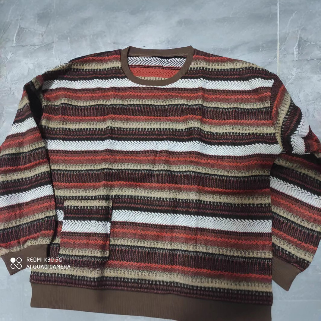 Ropa de otoño e invierno en stock para mujeres de talla grande, estilo vintage informal, suéter holgado de lana a rayas con cuello redondo y forro polar.