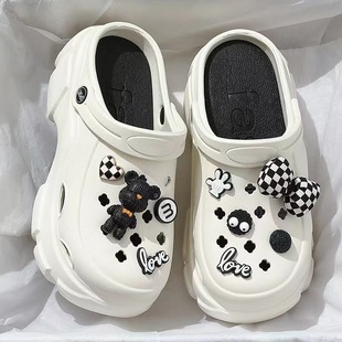 Outdoor hole shoes slippers women's summer Korean style thick bottom height increasing home non-slip fashion cute beach sandals women