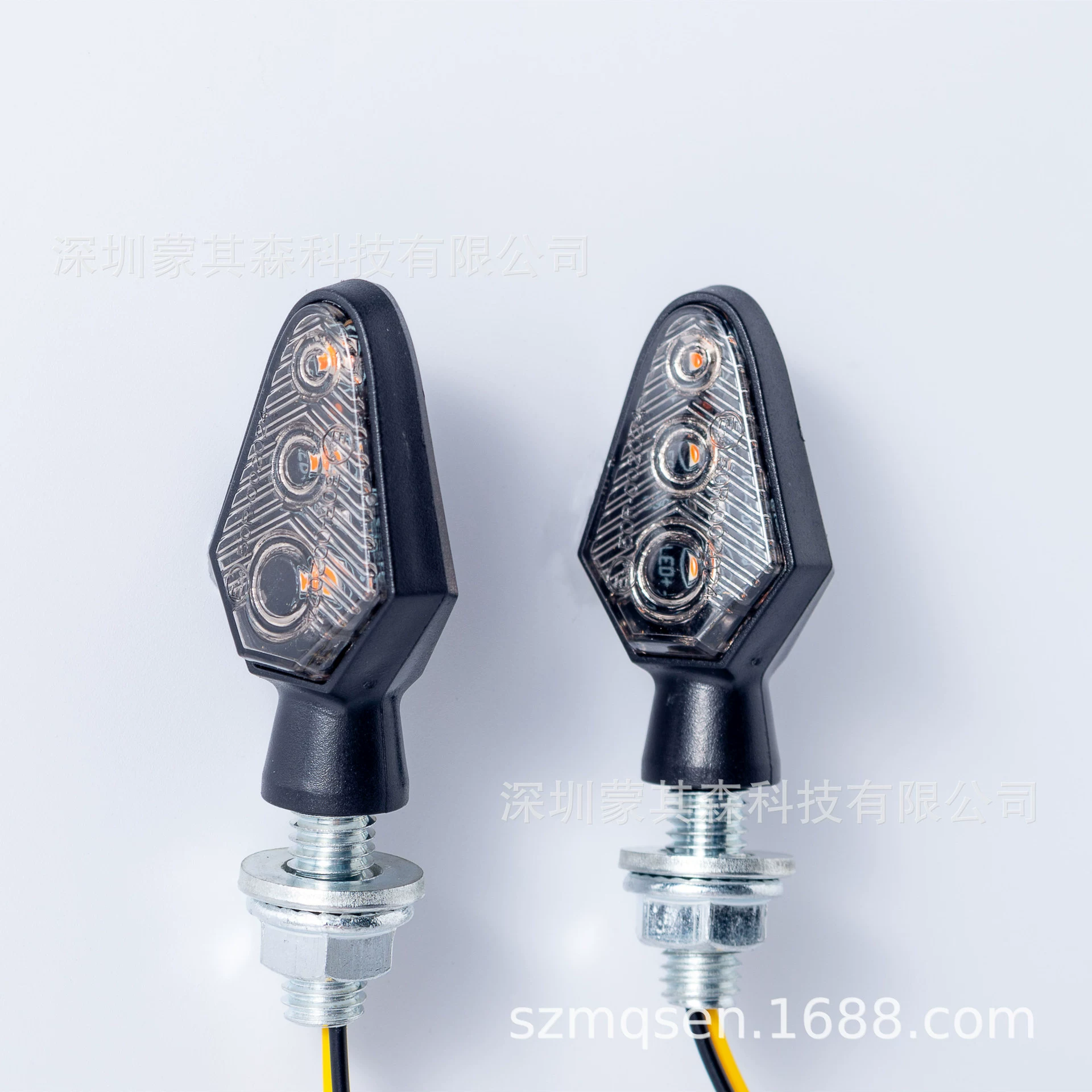 蒙其森 Motorcycle LED turning lamp 3LED sacral saury 12V suitable for motorcycle modification black riding 318