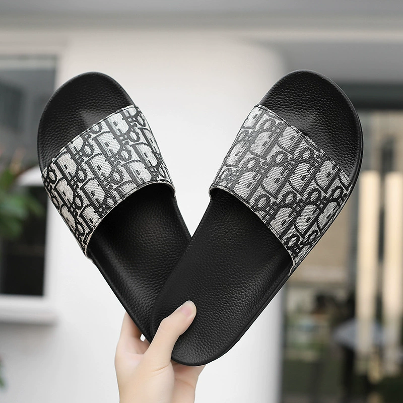 2025 новых летних европейских и американских тапочек для пар, которые можно носить на улице, домашние тапочки для мужчин и женщин, корейская версия, оптовая продажа, противоскользящие.