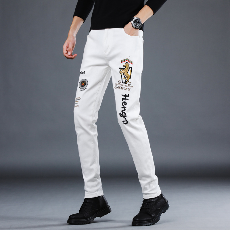Jeans brodés de mode mâle 2022 nouveaux pantalons pour hommes hiver blanc estampage à chaud pieds minces pantalons Joker décontractés._voghion.com