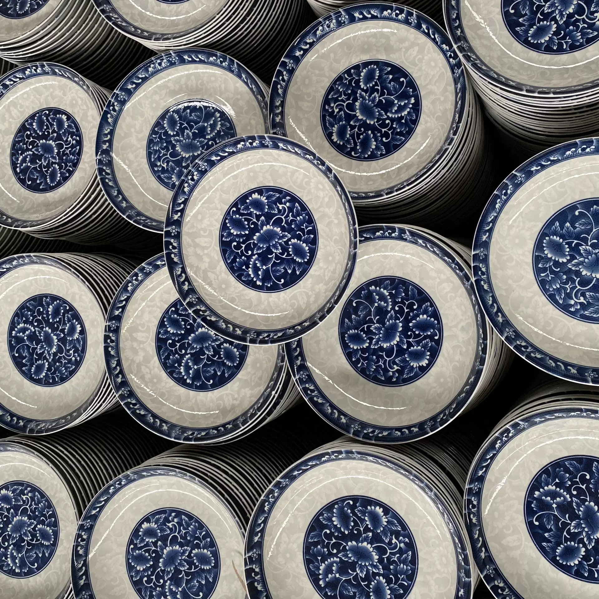 批发青花瓷果盘8寸陶瓷餐具圆盘家用菜盘饭盘零食盘子外贸出口