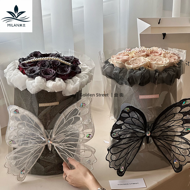 Qixi Nueva simulación de baile bordado tridimensional encaje mariposa luminosa DIY ramo decorativo caja de regalo Accesorios