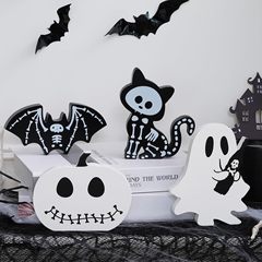 4つのハロウィーンの雪の板の置物の層のトレーは祝日のパーティーの置物を飾ります。
