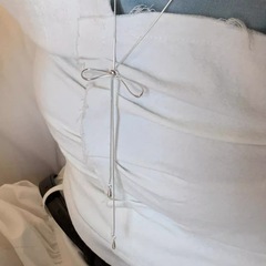女性用リボンプルネックレス、新しいスタイル、シンプルなネックレス、ニッチデザイン、ハイエンド、多用途のセーターチェーンアクセサリー