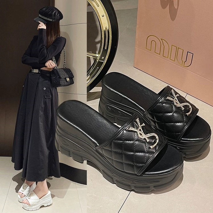 Модные платформенные тапочки на толстой подошве для увеличения роста для женщин, лето 2025, новые маленькие размеры, уличные шлепанцы, пляжные сабо