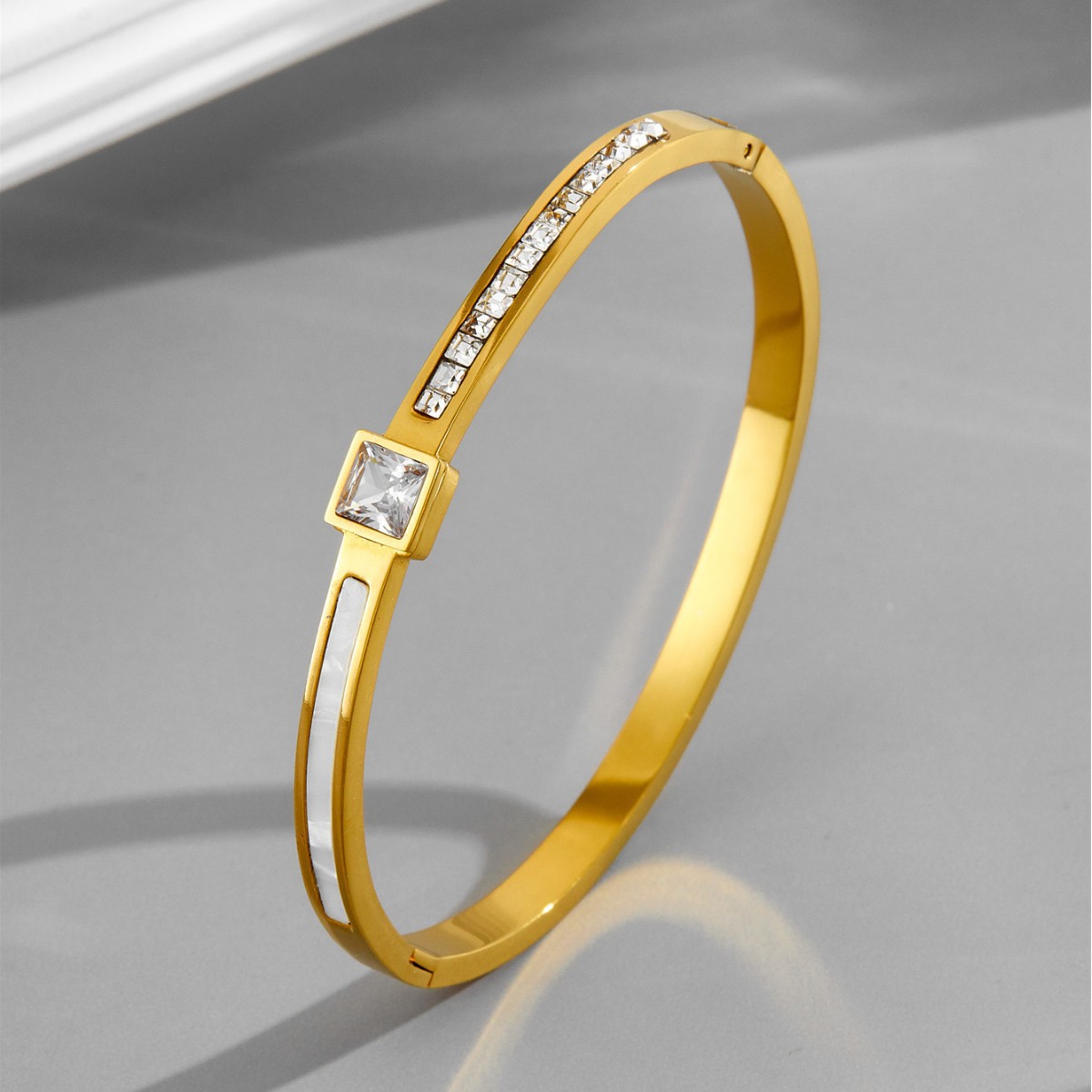 Brazalete de diamante cuadrado de acero de titanio de oro de 18 quilates lujoso ligero ins nicho de diseño de alto nivel de joyería de pulseras rojas exquisitas de Europa y América
