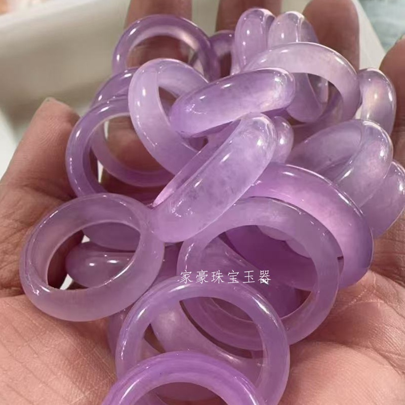 ミャンマーの氷種の指輪のバイオレットの漂う緑のリングの陽の緑の漂う花の春のカラーリングは指輪のリングの玉のリングを指します。|undefined