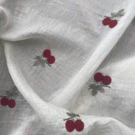 天丝绣花布樱桃刺绣布料厂家直销连衣裙衬衣绣花布电脑绣花蕾丝布