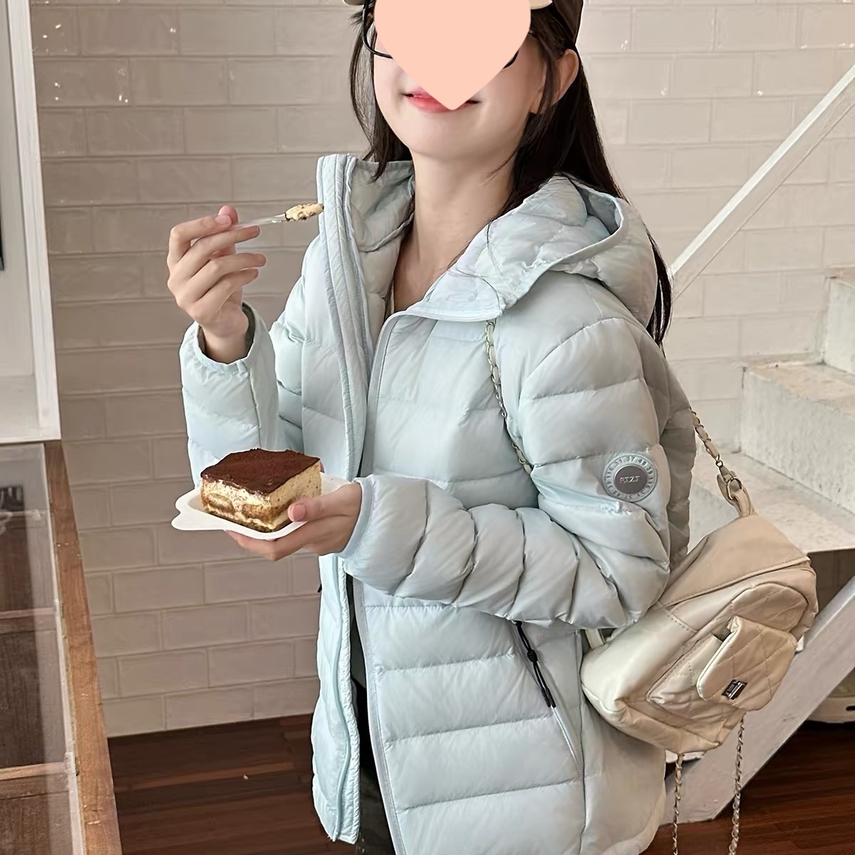 韩版宽松2026新款羽绒服女排骨泡芙排骨大码短款连帽棉外套米白色