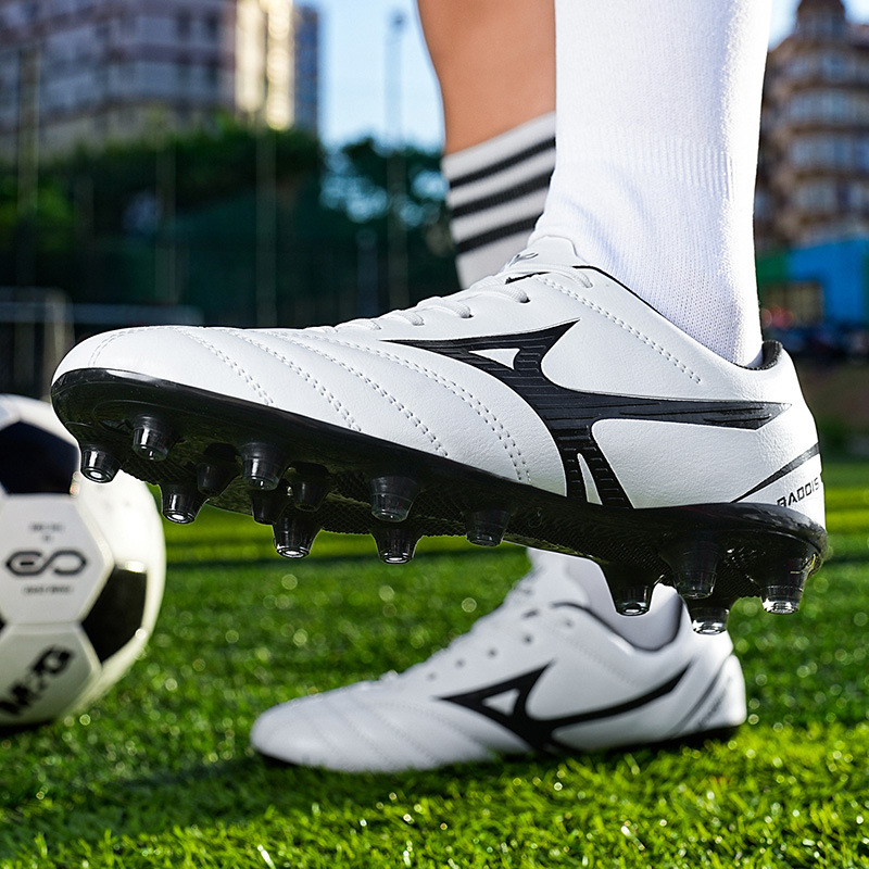 Nuevos zapatos de fútbol para hombres y mujeres, zapatos de entrenamiento de hierba cómodos antideslizantes de moda para adolescentes, zapatos deportivos al por mayor