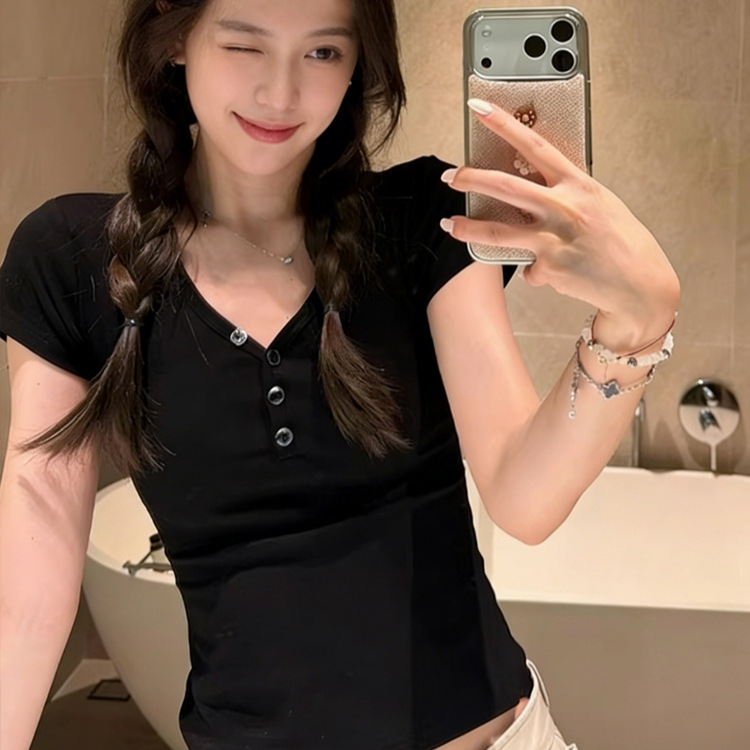 Summer New Style Gray V-Neck Button Design Short-Sleeved T-Shirt for Women, Slim Fit, Elegant and Versatile Short-Sleeved Top Summer New Style Gray V-Neck Button Design Short-Sleeved T-Shirt for Women, Slim Fit, Elegant and Versatile Short-Sleeved Top