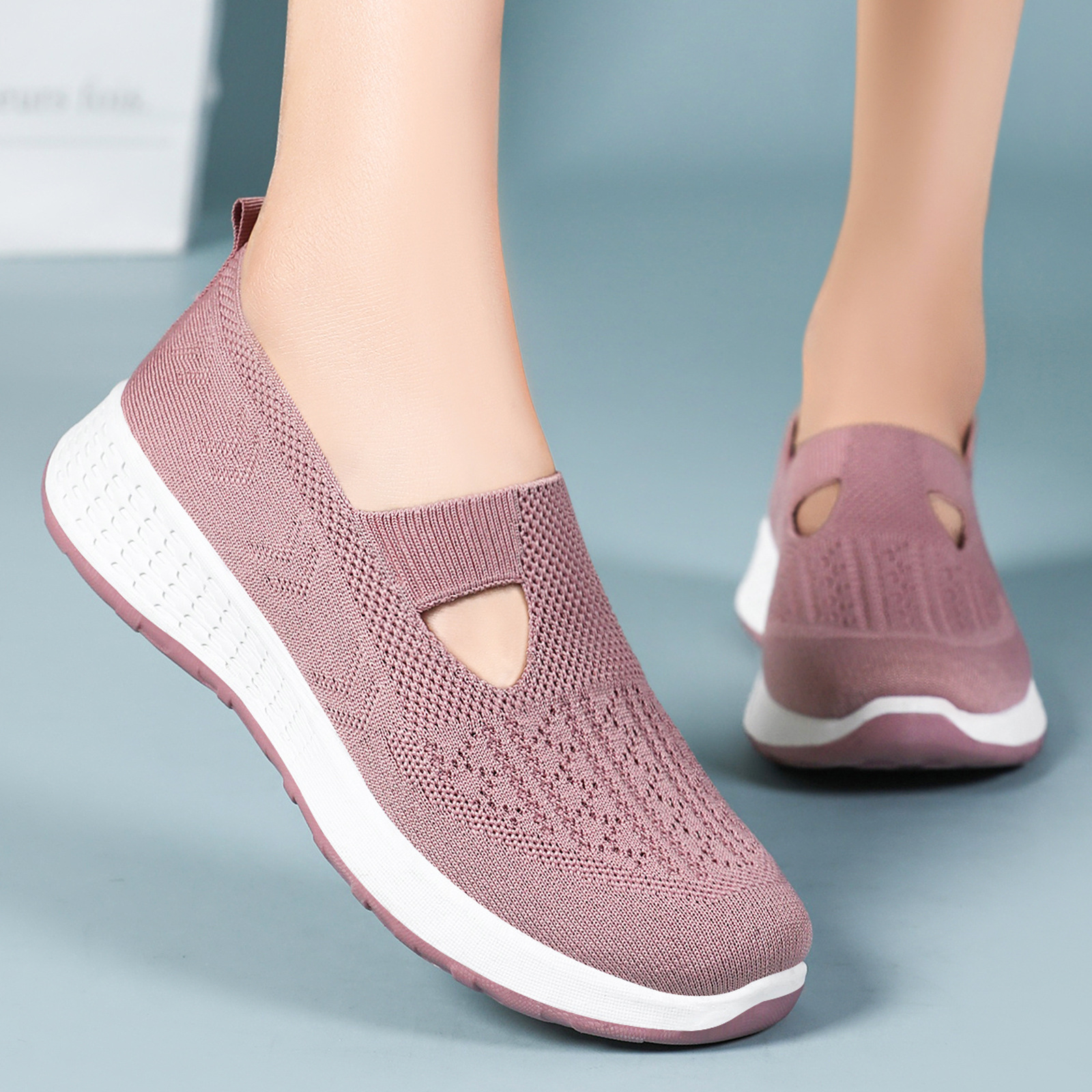 Zapatos de primavera ligeros zapatos de madres zapatos transfronterizos de mujer zapatos transpirables zapatos casuales de tela voladora un pie zapatos de calzado