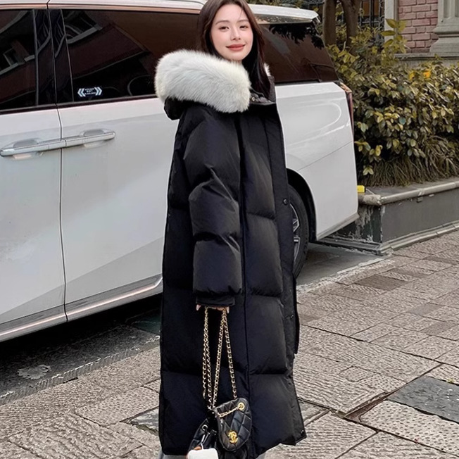 超見栄えの良いグースダウンダウンジャケット女性用25冬新スタイルフォックスファー襟ミルクスリム膝上厚く暖かいジャケット