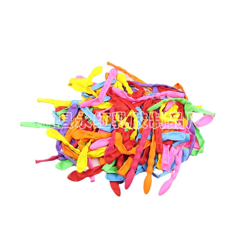 Los fabricantes venden al por mayor pequeños ocho globos de látex en el mercado nocturno, decoran los globos al aire libre, decoran los globos de cumpleaños