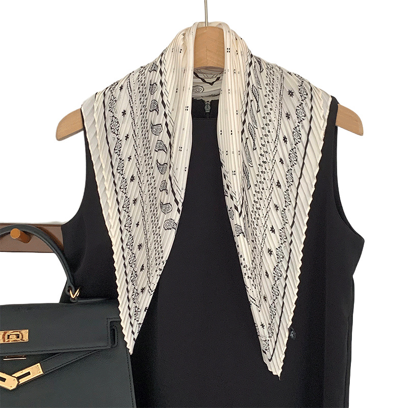 Bufanda de seda arrugada Sentido avanzado Nueva bufanda de diamante impresa de temperamento de primavera y verano Bufanda decorativa de todo fósforo Bufanda de seda atada