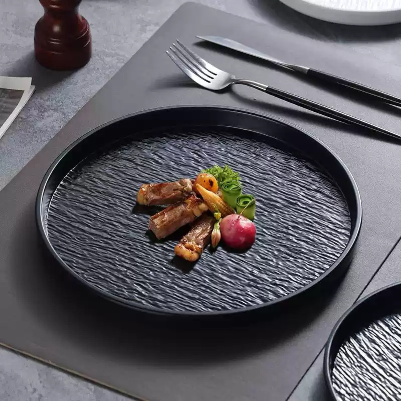 Melamine black rock-patterned tableware for commercial use, suitable for Western-style dishes, steak, pasta, salad, cold dishes, and hot pot side dishes, round plate