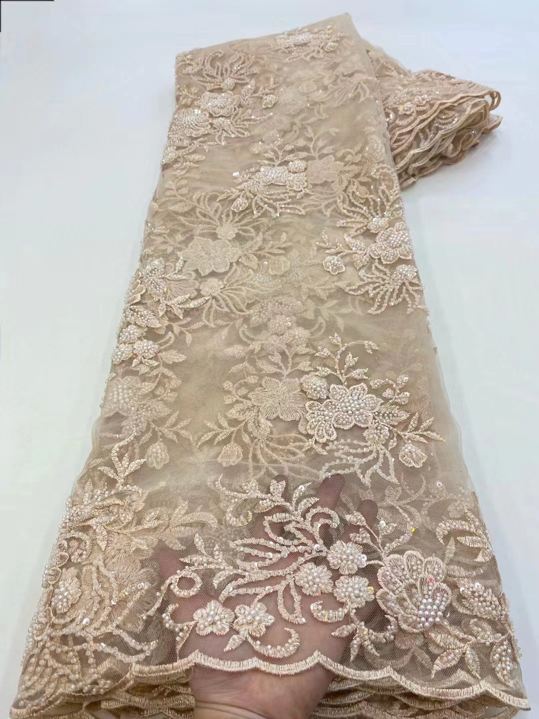 Tela de encaje bordado tridimensional posicionamiento de la flor tela de bordado de lentejuelas flor hecha a mano tubo de cuentas bordado de tela de malla JX3481
