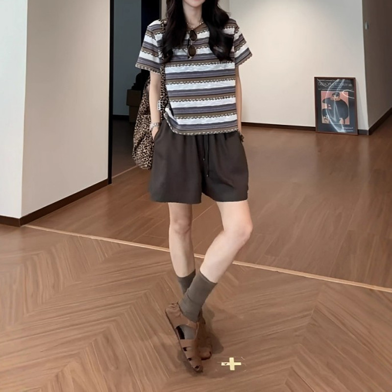 Retro Coffee-Colored Elastic Waist Wide-Leg Shorts for Women, Summer 2026, Plus Size, Pear-Shaped, Hip-Covering, Slimming, Casual Pants