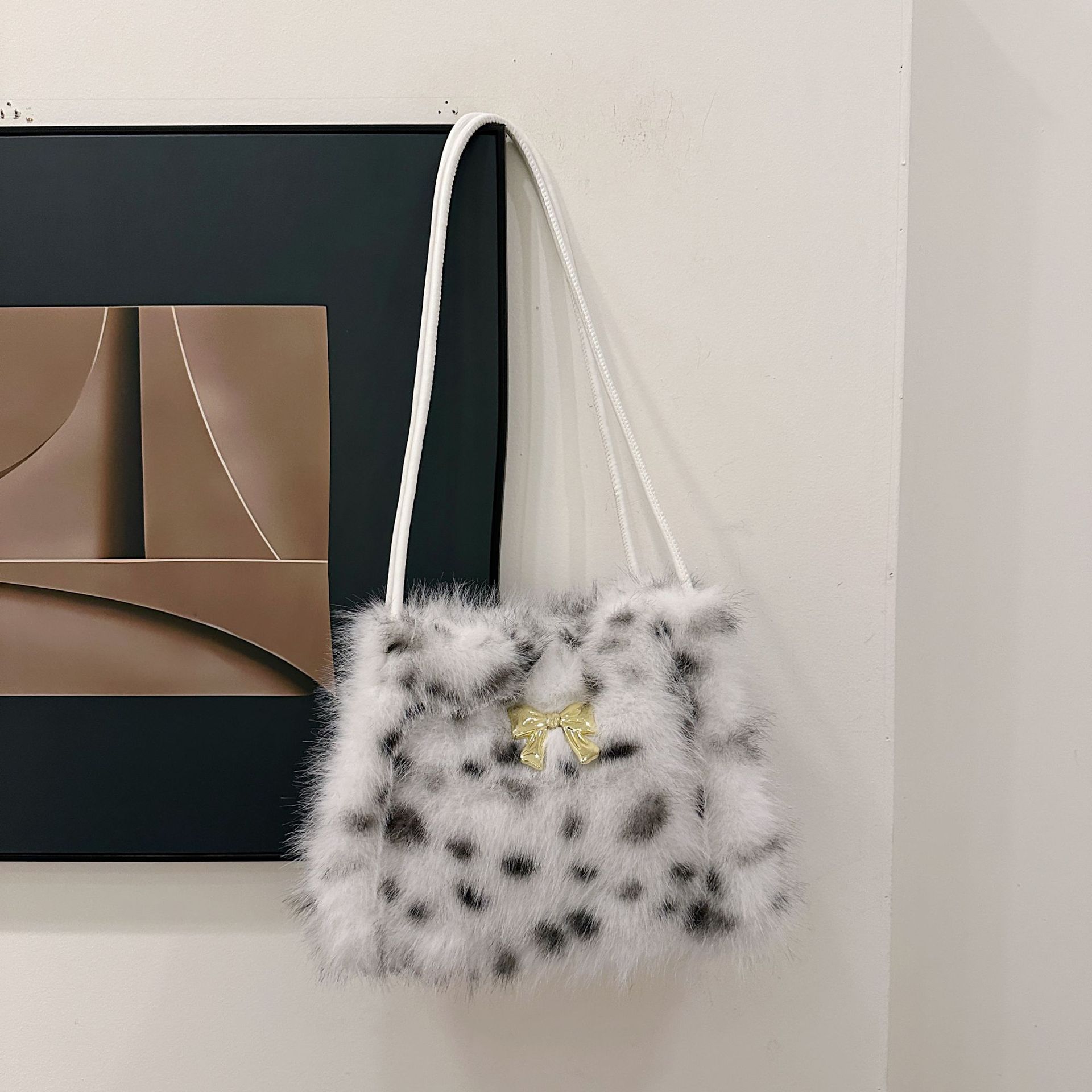 Nuevo bolso de peluche de moda 2024 en otoño e invierno, bolso de peluche de moda, bolso de peluche de un solo hombro, bolso especial INS