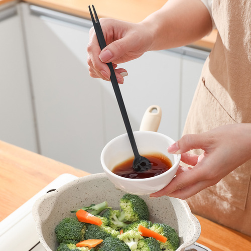 Kitchen fruit pick multifunctional fork and spoon integrated household mixing spoon tasting spoon commercial creative long handle fork wholesale