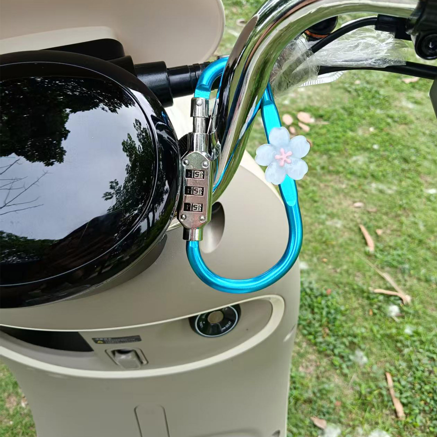 Cute Cartoon Electric Vehicle Helmet Password Lock Motorcycle Scooter Mountain Bike Anti-Theft Lock Basket