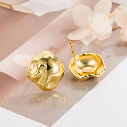 Irregular-shaped exquisite earrings with a sense of elegance, temperament, for women, light luxury, minimalist, niche design sense earrings, earrings.