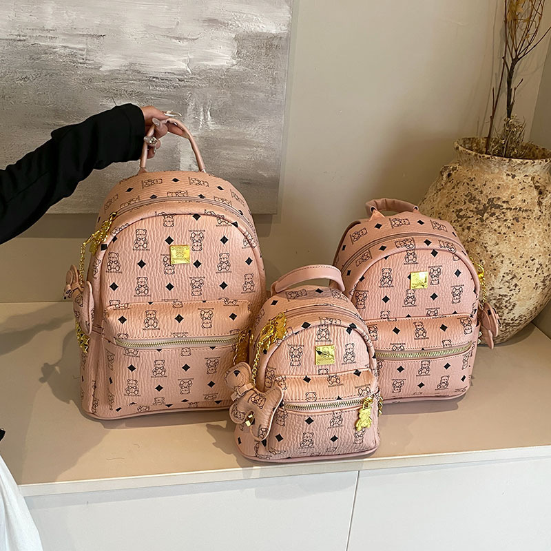 Mochila bolso de hombro femenino 2024 nuevo bolso de ocio de otoño e invierno de moda de nicho de alta gama con gran capacidad para estudiantes universitarios