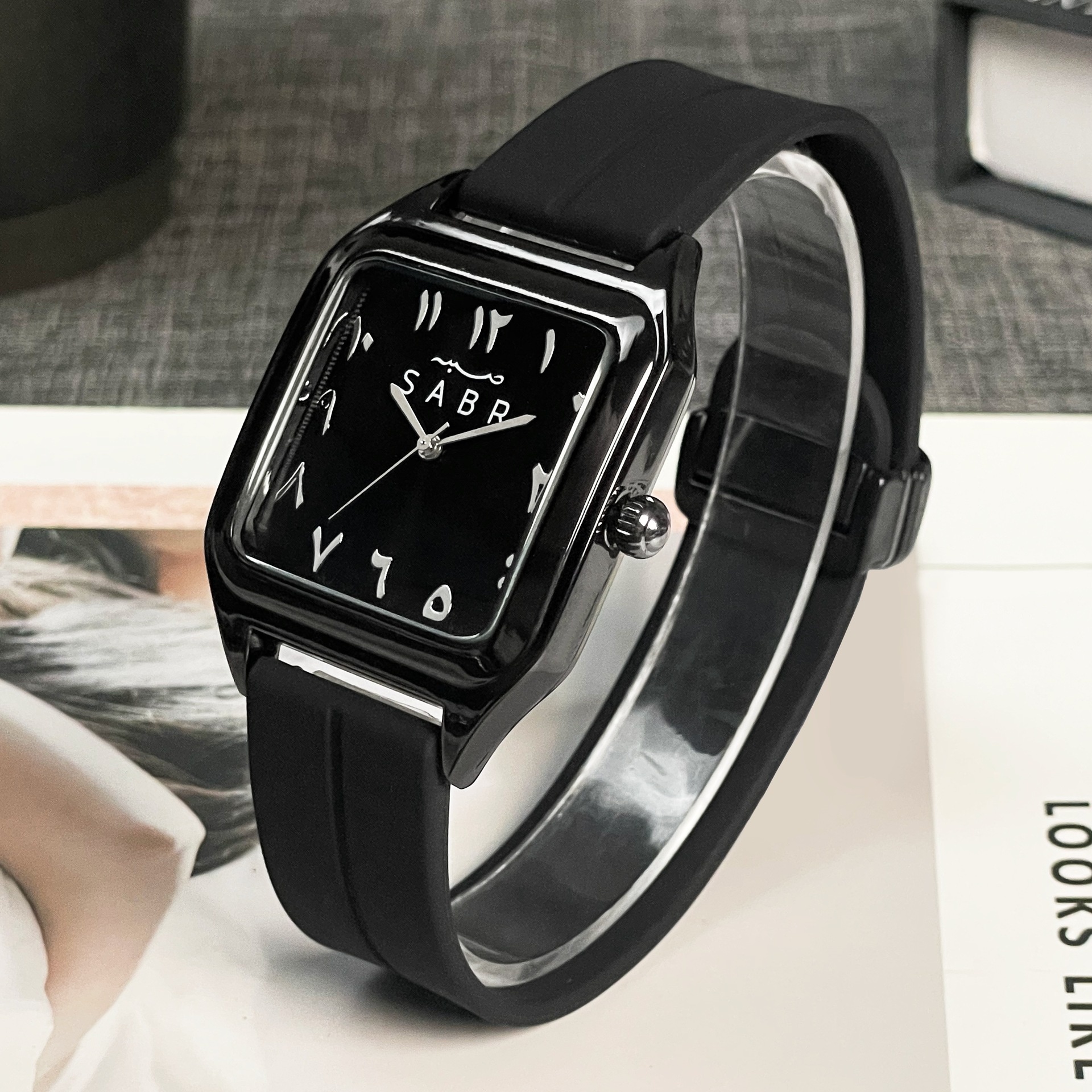Cross-Border Women's Light Luxury Watch, Business Style, Square Latin Letter Magnetic Strap Watch, Quartz Watch