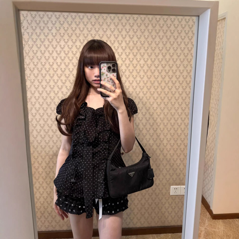 Sweet Style Tie-Neck Butterfly Short-Sleeved Polka-Dot Shirt for Women in Summer, Playful Slim-Fitting Waist-Cinching Slimming Short Top Sweet Style Tie-Neck Butterfly Short-Sleeved Polka-Dot Shirt for Women in Summer, Playful Slim-Fitting Waist-Cinching Slimming Short Top