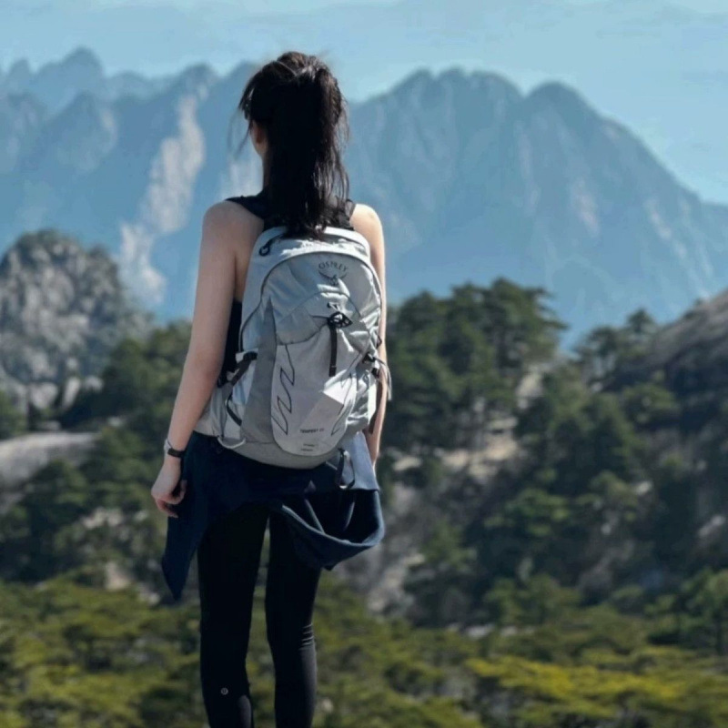 小鹰升/升户外运动登山徒步旅行轻便通勤冲顶轻量化双肩背包包邮|undefined