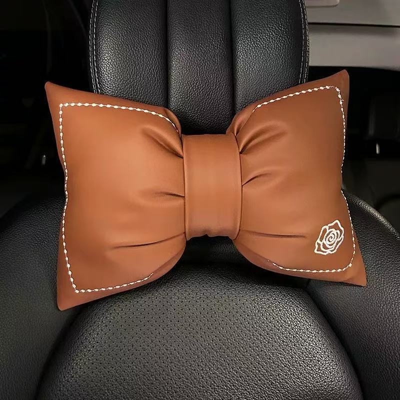車の内装の気質の蝶結びの茶花のヘッドレストの車の装飾品のアイデアシートの首の枕の腰は四季の女性に寄りかかっています。|undefined