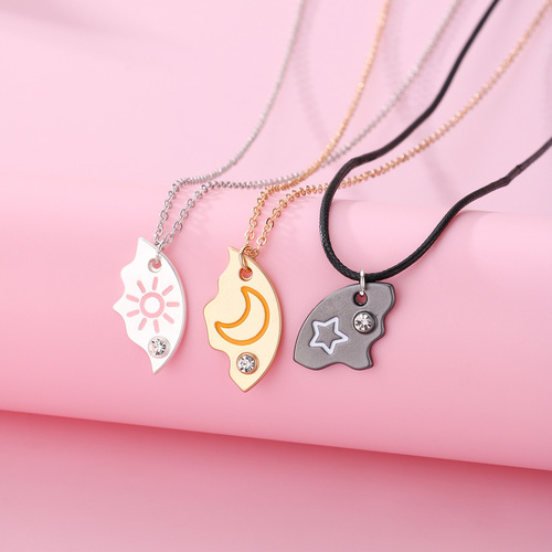 Cross-border new product Star Moon three-person chain high-end design alloy dripping oil splicing round pendant set necklace