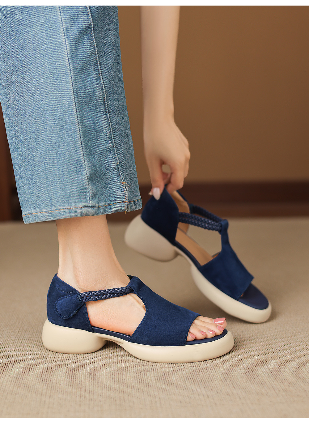 Sandal nữ hở mũi đế dày gót thấp phong cách thể thao, chất liệu da lộn cao cấp — Màu xanh da trời chi tiết 16