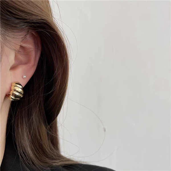 Gold croissant earrings