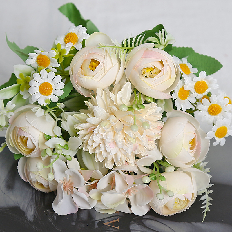 샴페인 컬러 뉴 티버드 조합